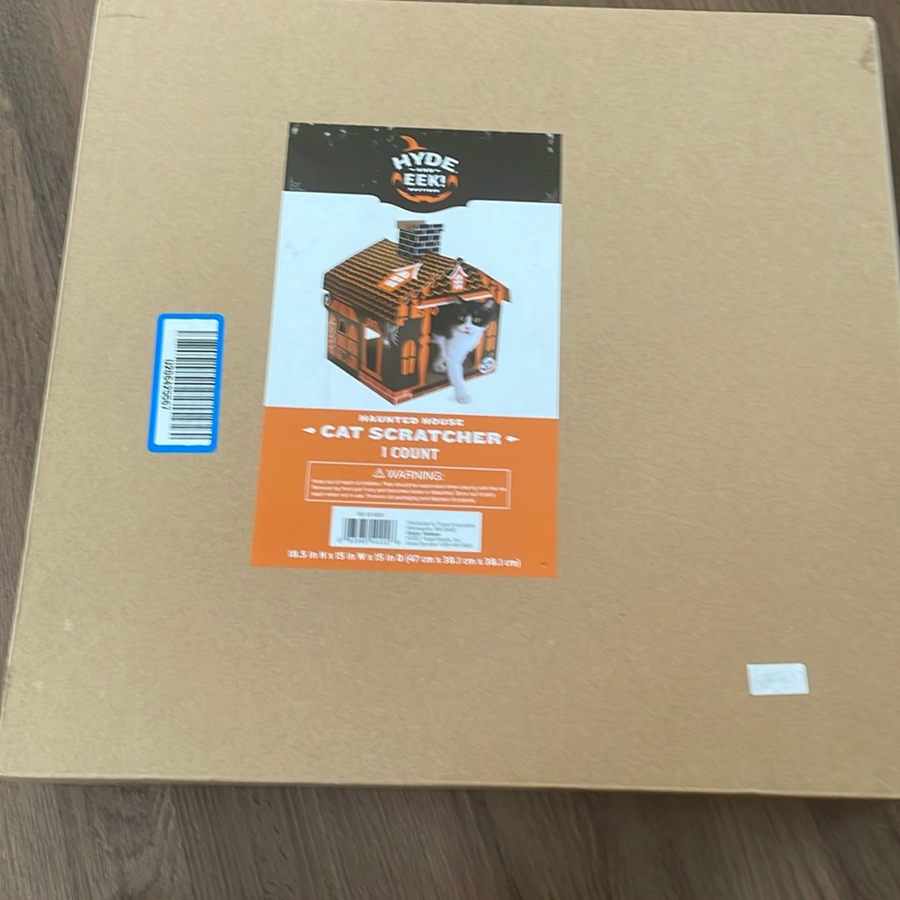Haunt House Cat Scratcher Hide and EEK! NWT